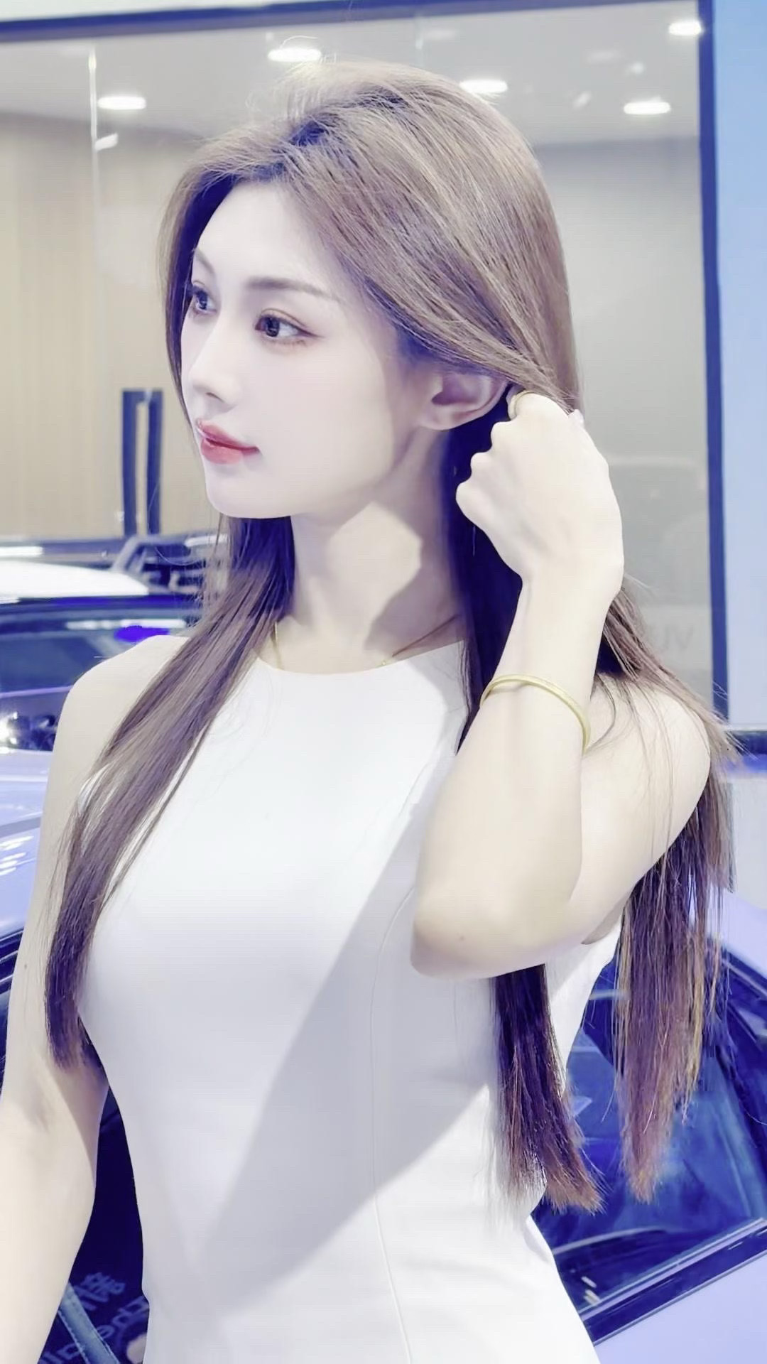 杭州湾车展美女车模美哭了！💃今天去杭州湾大湾区车展，随手拍了几个车模...
