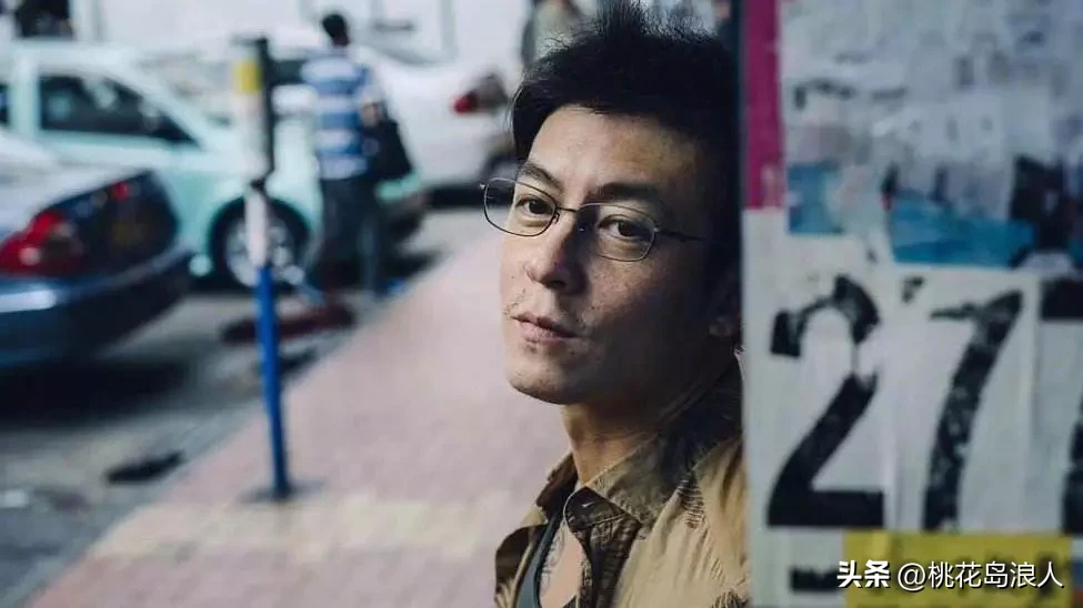陈冠希：我每一刻都是真实的。
最近刷到的，陈冠希2019年的采访，11个素人分别问陈冠希一个问题，问题不犀利，但从陈冠希的回答中，或许可以拼贴如今陈冠希大概模样。
我简要总结几条比较有意思的回答。
其一，独处的时候，陈冠希倾向于什么都不做，放空。
其二，陈冠希认为，为人处世，情商比智商更重要。他认为