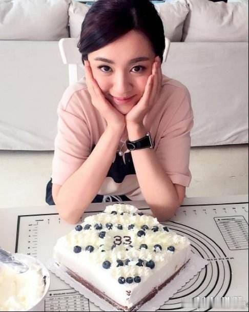 #王晓晨[超话]##王晓晨全肯定##王晓晨无妄之灾##王晓晨大好时光# 

拿图

当年你做的蛋糕蛋糕🍰成了小小的老子一辈子的念想 ​