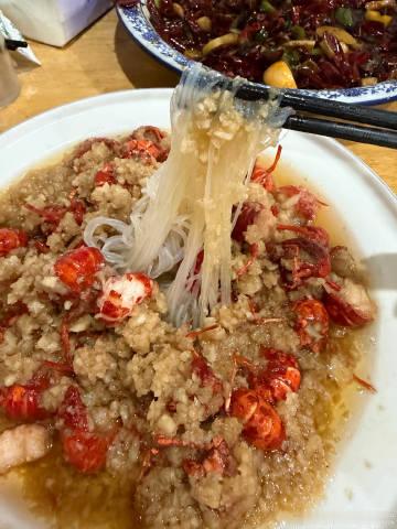 在蒜蓉小龙虾里找到龙口粉丝的一瞬间我觉得店主是世界上最懂我的人❤️
