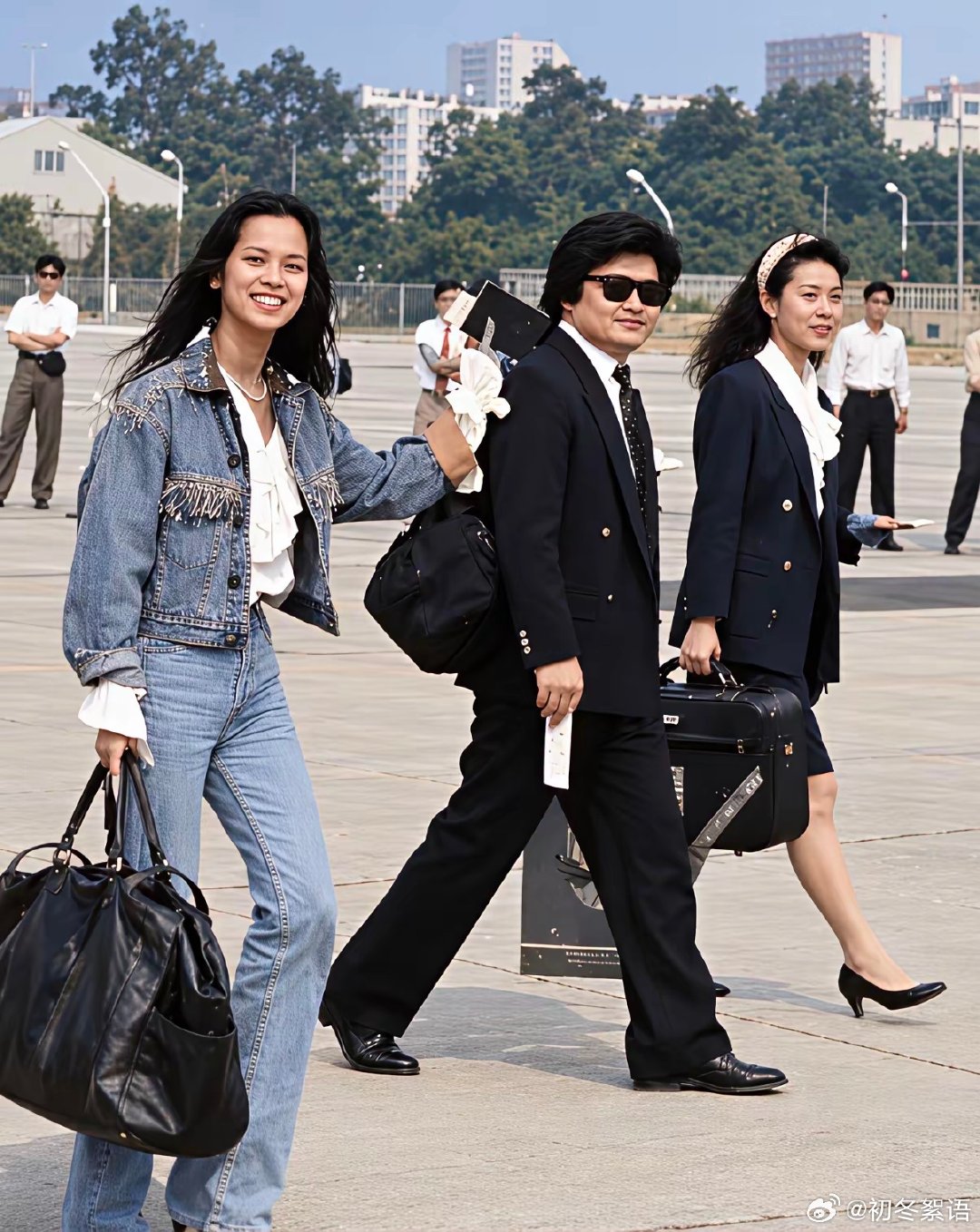 1990年的一张合影，把时间一下拉回了36年前。
​​那一年，刘欢27岁，韦唯26岁。两个人都正处在人生最年轻、最有冲劲的阶段！ ​
