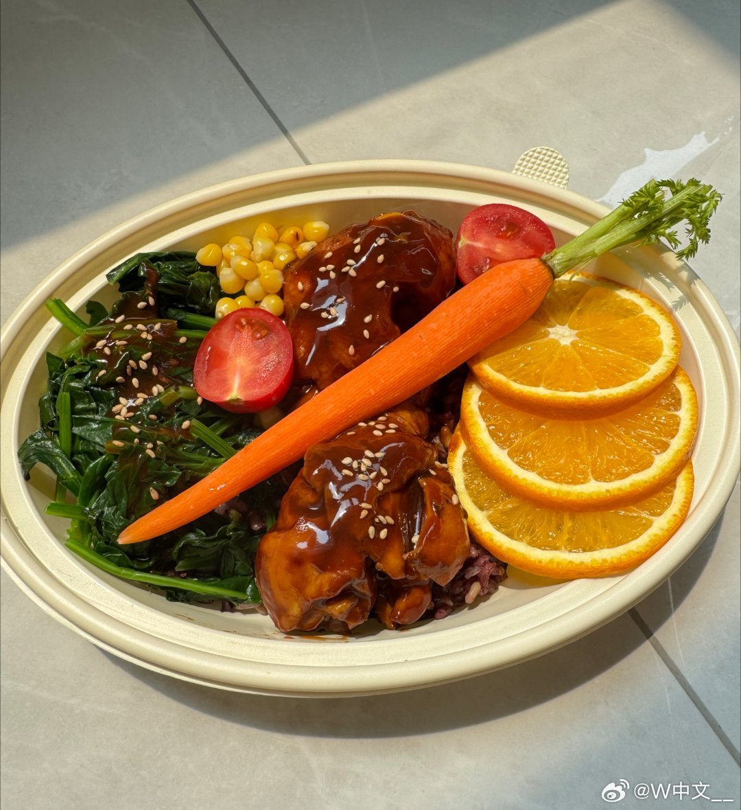不做寡淡轻食🌿小禾控卡厨房本周菜单来啦，新鲜食材拒绝预制，重口清淡全都有，记得提前预定。图片可加微信识别二维码  ​