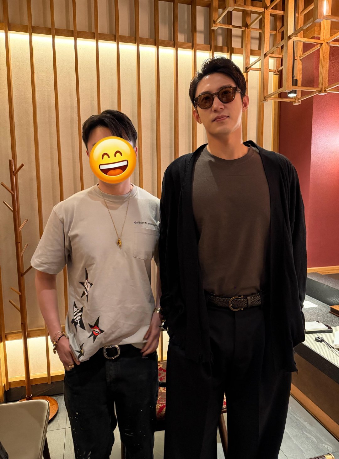 #黄景瑜[超话]##沈腾胡先煦你俩惹黄景瑜干嘛呀##黄景瑜现在就出发# 
果然还是一群老朋友相聚[笑cry][笑cry]
超帅的呢[爱慕]​