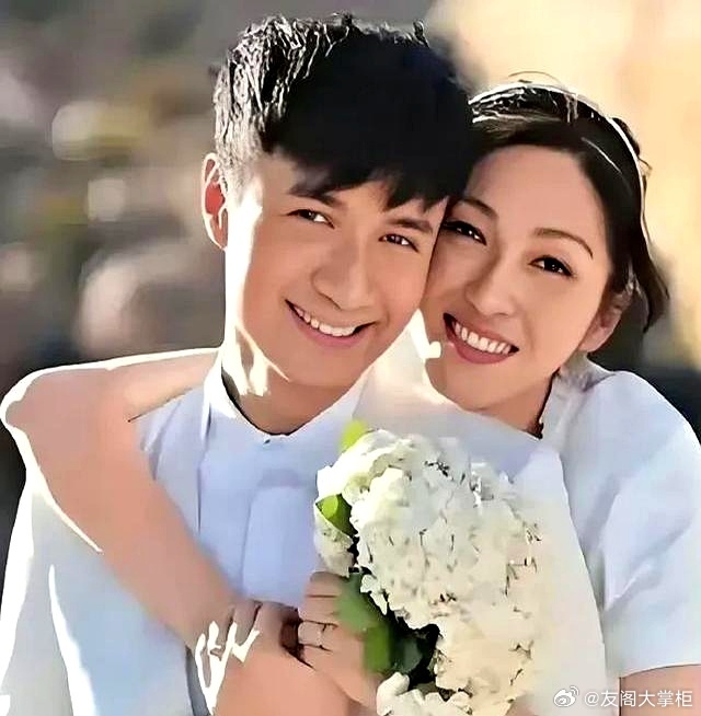 #难怪那么多艺人最后和经纪人结婚了#与经纪人结婚的艺人包括胡歌与黄曦宁、萧敬腾与林有慧、大张伟与刘迎、古巨基与陈韵晴、伍佰与陈文佩、黎明与陈泳仪、金世佳与赵东冉等超过12位。

这是理性的做法，也是感性的顺其自然。
不把自己艺人当成自己亲人的经纪人，就不是一个好的经纪人；不信任的经纪人 ​