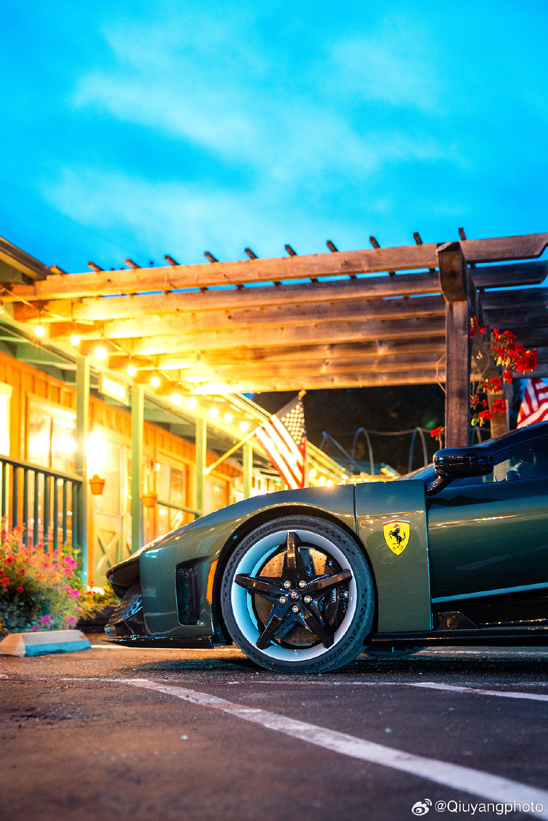 Verde Scuro Ferrari F80 #cars01豪车拍##全民拍车#  
第一台见的客户车F80 就是这么漂亮的Spec，直接把我对F80的印象分拉回来不少[打call]  ​