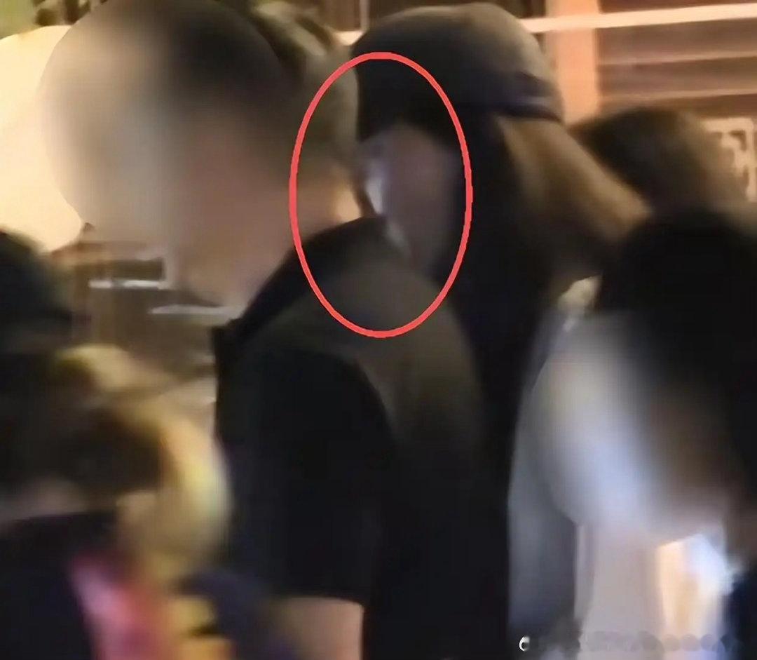 演员高露老公曝出！大腹便便个子挺高，夫妻俩如胶似漆感情稳定 ​