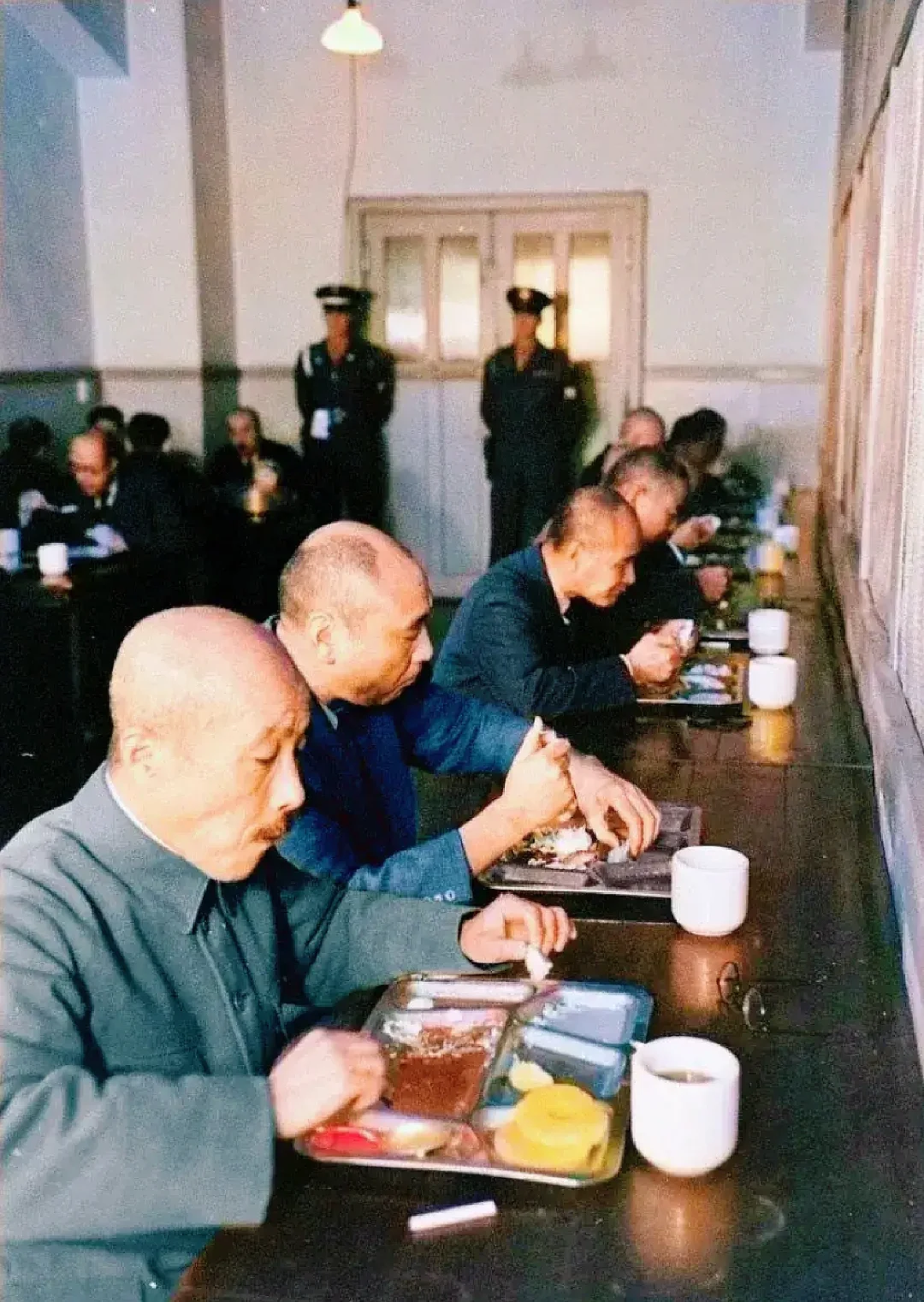 东条英机最后的一顿饭！便宜他了！