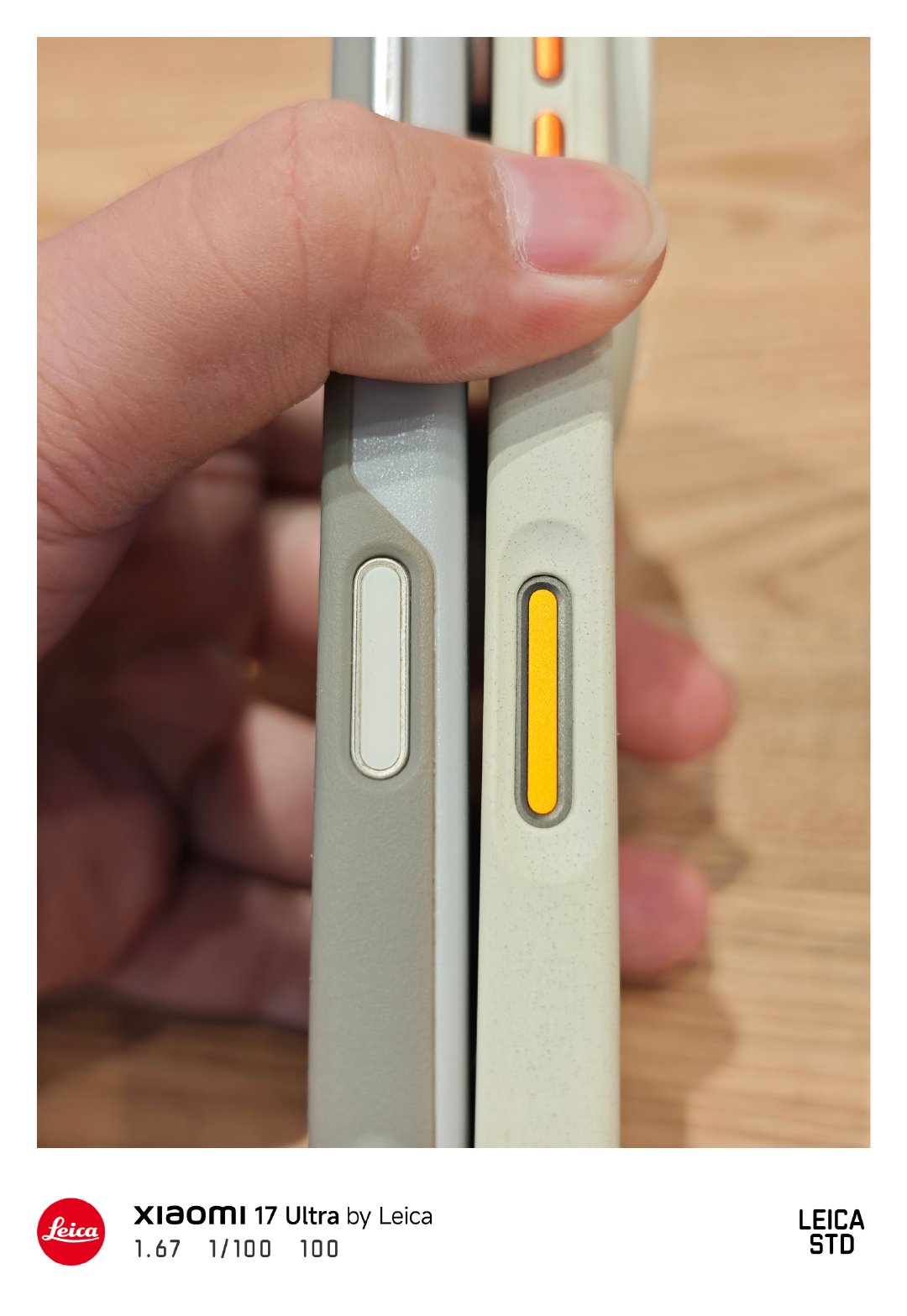 手机上的拍照按钮，我个人感觉还挺鸡肋的，这么久也没用过几次。不仅操作起来没有想象中那么方便，而且还特别容易误触，像iPhone的拍照按钮就经常一不小心误拍。结果打开相册，经常能看到一些莫名其妙拍出来的照片。不知道大家觉得这个按键实不实用？你们平时用得多吗？ ​