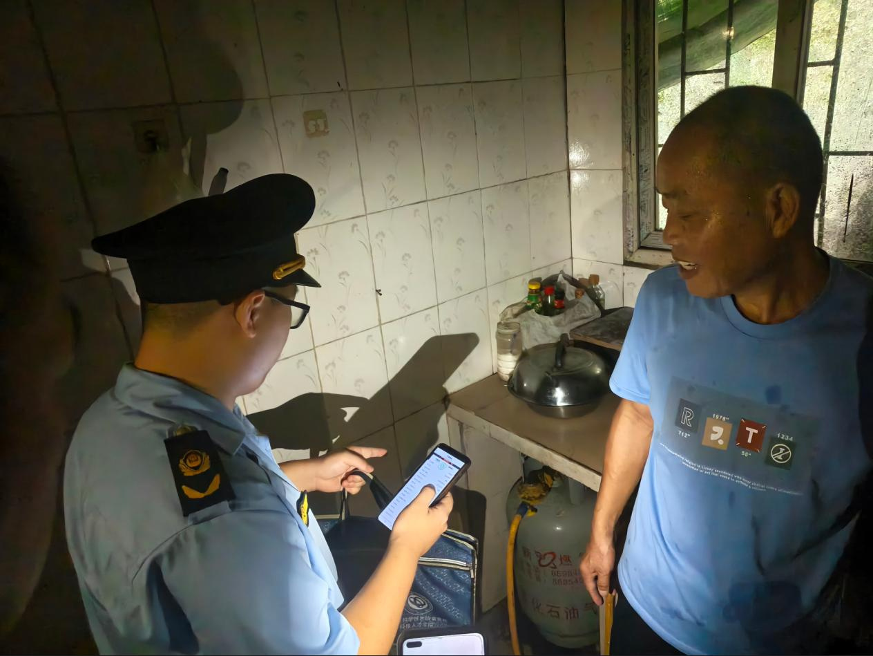 【排查出16宗燃气安全隐患，全整改！】近期广州持续高温，燃气设备如遇受...
