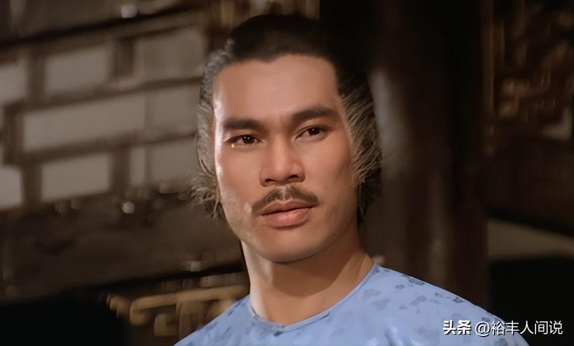 曝香港武打巨星陈观泰去世，享年80岁，四婚娶小30岁娇妻，晚年定居内地
扮演的“