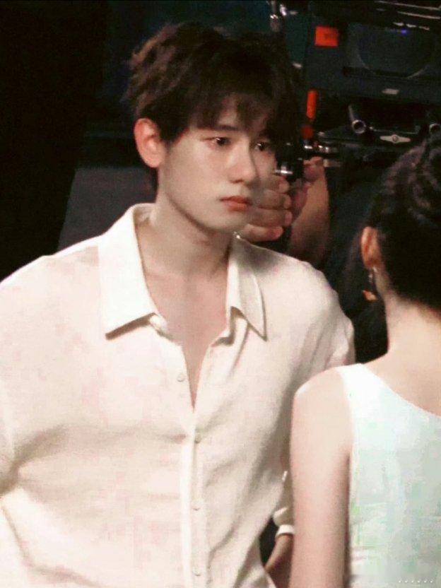 #胡先煦[超话]# 宝贝哭起来好有感染力，小狗不要哭，眼泪是珍珠​