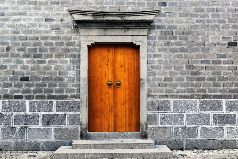 给大家分享几个超逗的笑话。之前我爸脸上有抓痕，他说撞门上了，我妈得意地...