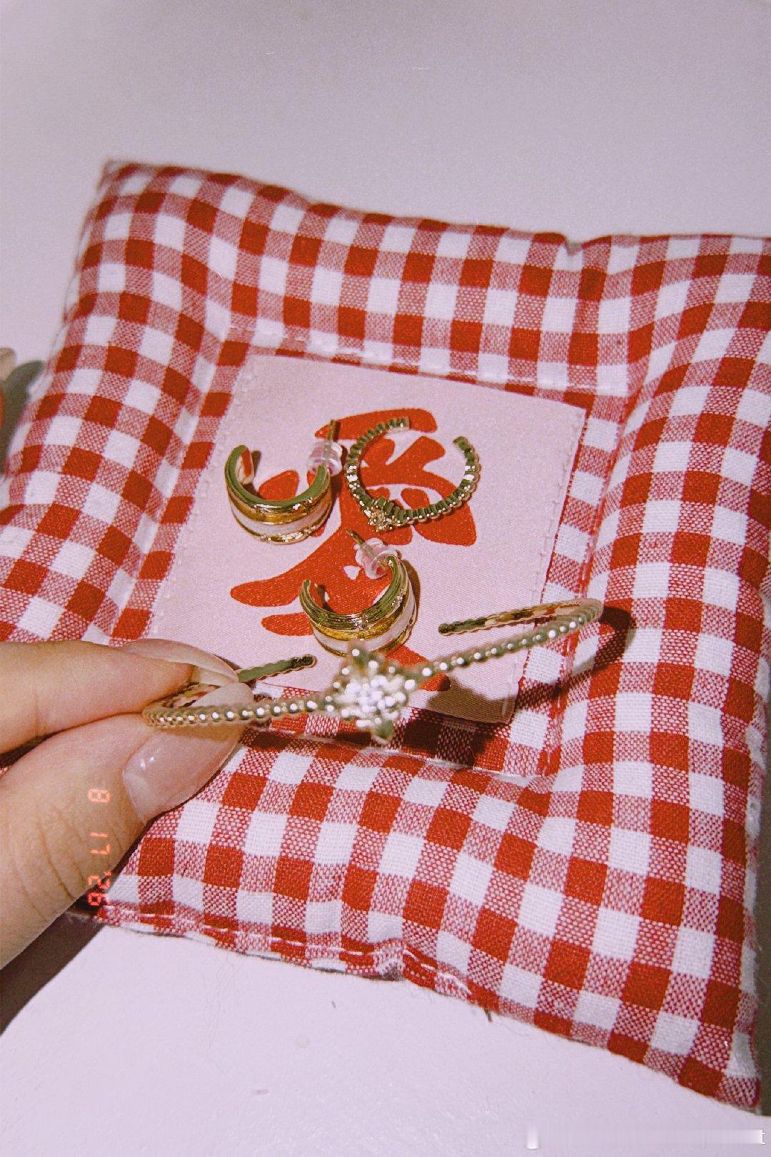 就是很闪很美呀 ​