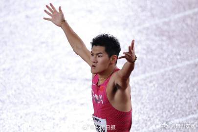当地时间9月27日晚，名古屋亚运会男子110米栏决赛，中国选手陈圆将以13秒15的成绩夺得冠军。#陈圆将110米栏摘金#（刘硕阳 陶相安 刘峣 王美华） ​​​​