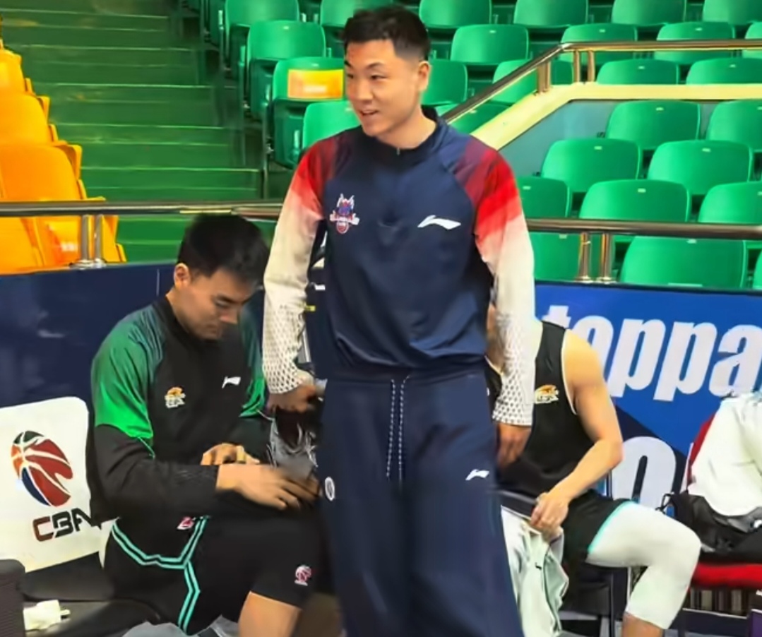 辽宁男篮和山东队的季后赛附加赛首场比赛将在今晚进行，别看高诗岩赛前跟老...