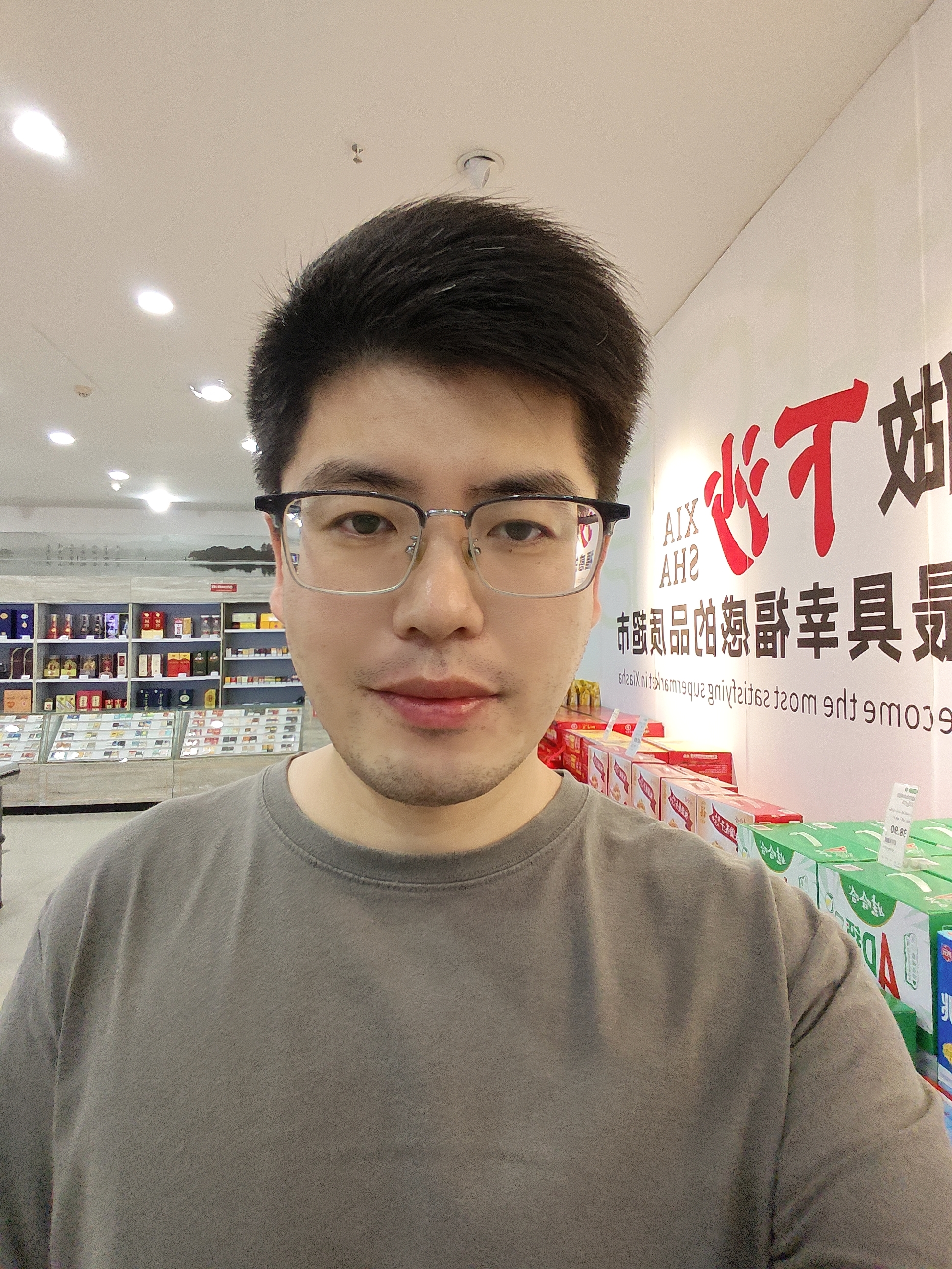 突然想明白了一件事
就是喜欢的东西要舍得用，使劲用
在你最喜欢的时候去用它
才能
