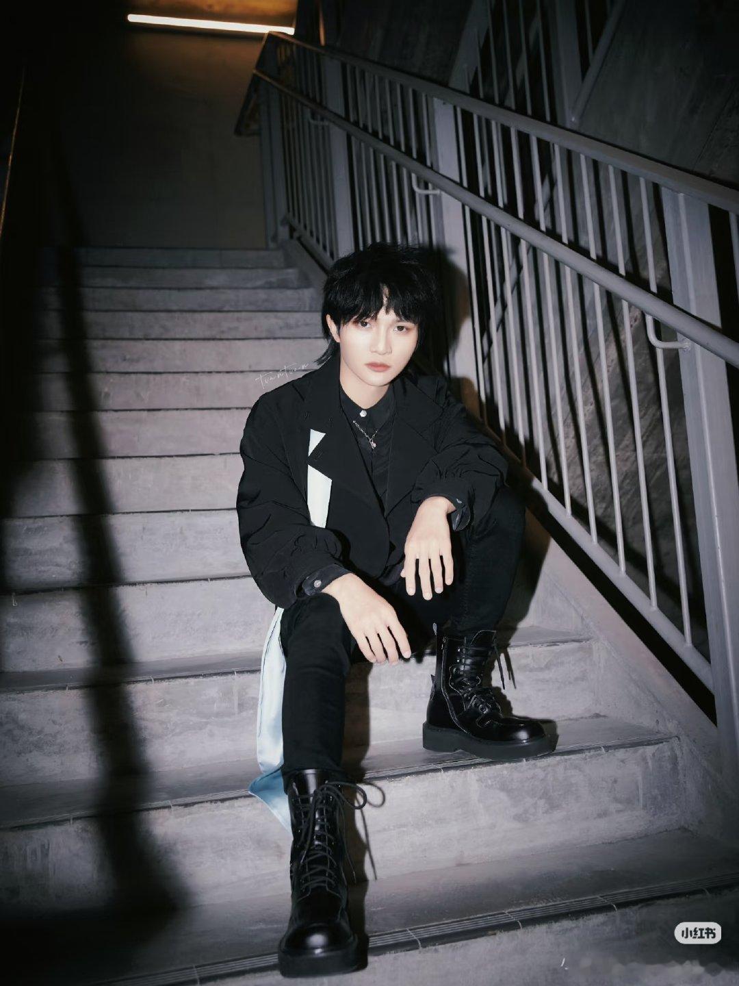 #周深[超话]# 深深狼尾返场好不好？ ​
