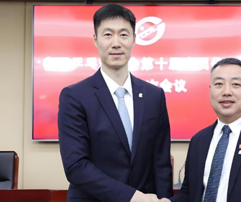 王励勤太明智了，他应该预测到周启豪要输给张本智和，昨天已经调整了亚运会的男双组合。
 
他已经看到了男队的危机，
本来让林诗栋/温瑞博打男双，
是为了给28年洛奥练兵。
 
现在看到男乒在澳门冠军赛的表现，
也顾不得这么多了，
先在亚运会取得好成绩再说吧。
 
周启豪输给张本智和那场球，王励勤大概是