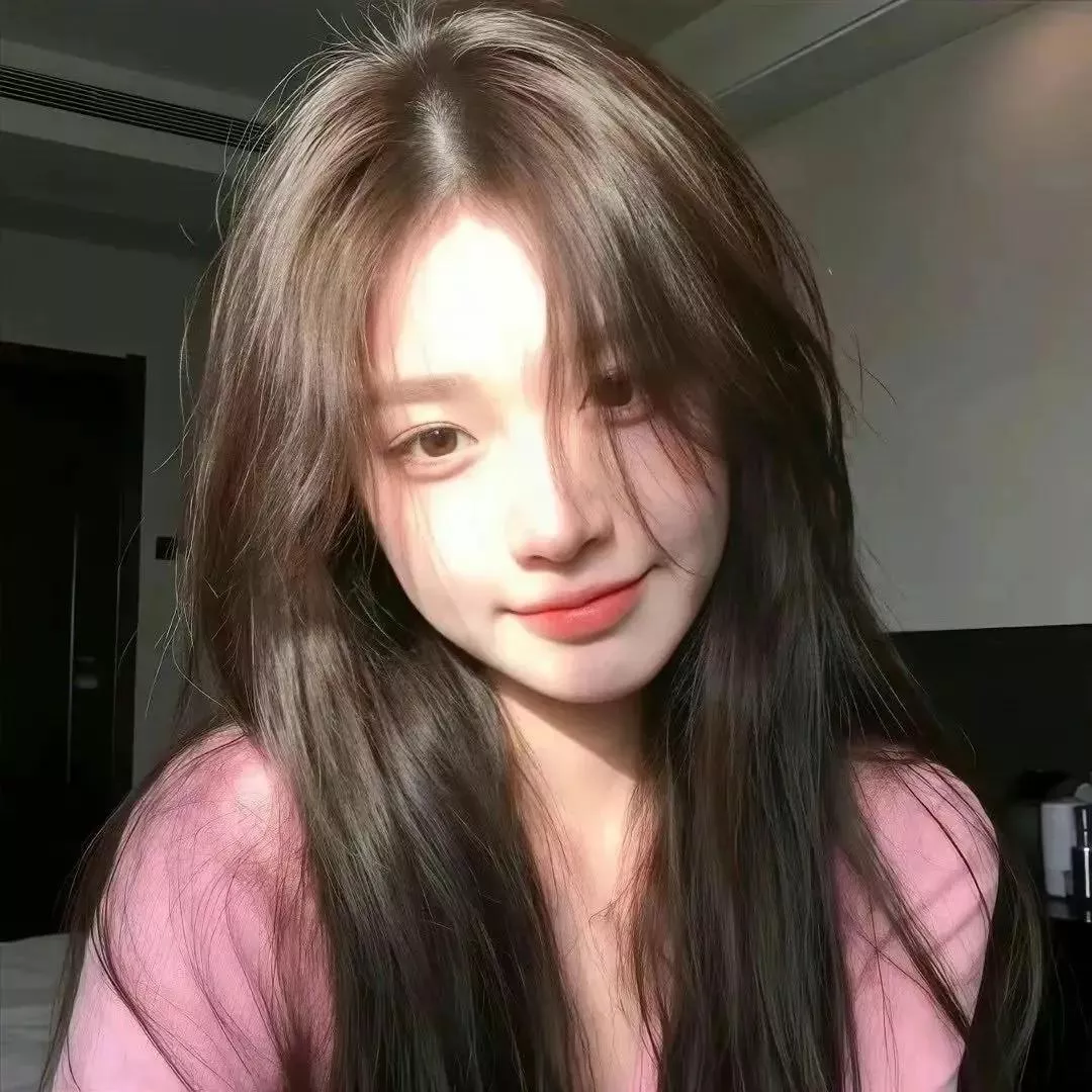 温柔甜美的少女，散发着迷人的气息💖