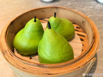 二沙岛文立方的小茶楼，周日中午都无咩人等位，地方虽小但坐得还算舒服。点...