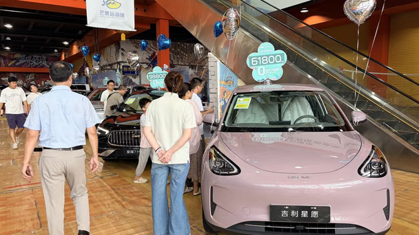 连云港芒果运动城车展，星愿又被大家围