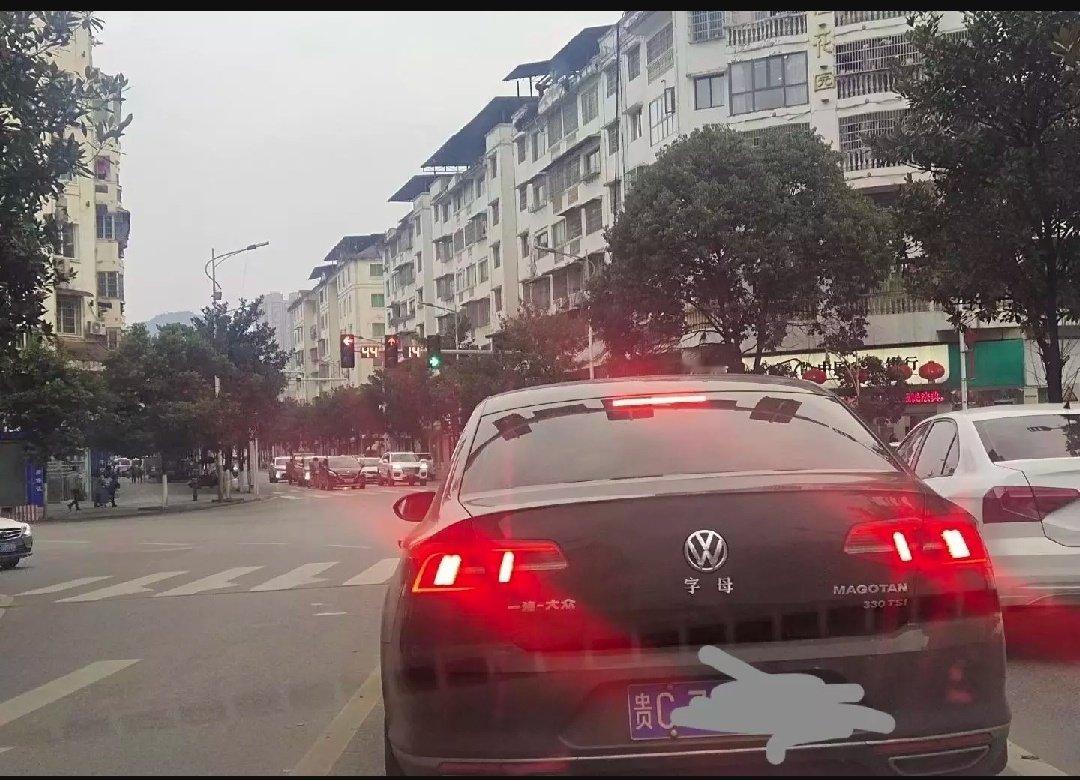 不怕奔驰和路虎，就怕大众带字母。原来还能这么玩的吗[上课了][上课了][上课了] ​