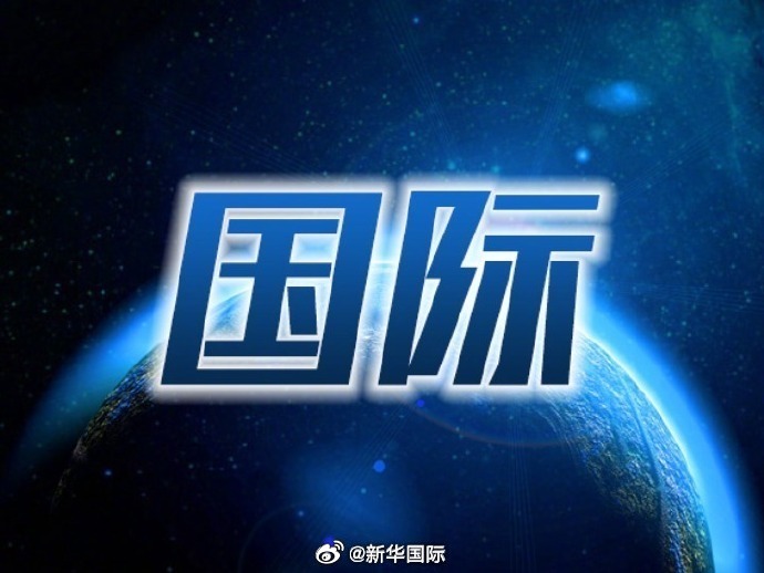 【#韩国称重启朝美对话有助于半岛和平#】#驻韩美军司令与韩讨论缩减军演规模# 据韩联社18日报道，韩国统一部当天就美国总统特朗普向朝鲜释放对话信息一事表示，若朝美对话重启，将有助于推动朝鲜半岛局势向和平稳定以及韩朝和解合作局面发展。
韩国统一部一名官员18日在首尔政府办公楼会见记者时，就朝 ​