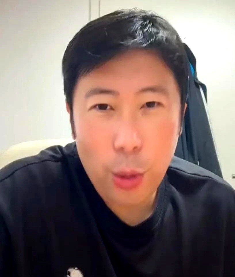 瑞典赛最大的意难平，不是谁拿了冠军，而是王曼昱没能把球拍抡在张本美和的球台上。

陈幸同杀进决赛固然提气，但球迷和教练心里都憋着一股火，就等王曼昱用那招反手爆旋，给张本美和的速度流好好上一课。

上次交手王曼昱状态掉线吃了亏，如今满血复活。她那板带着诡异弧线的反手一出手，张本美和回球绝对冒高，这本该