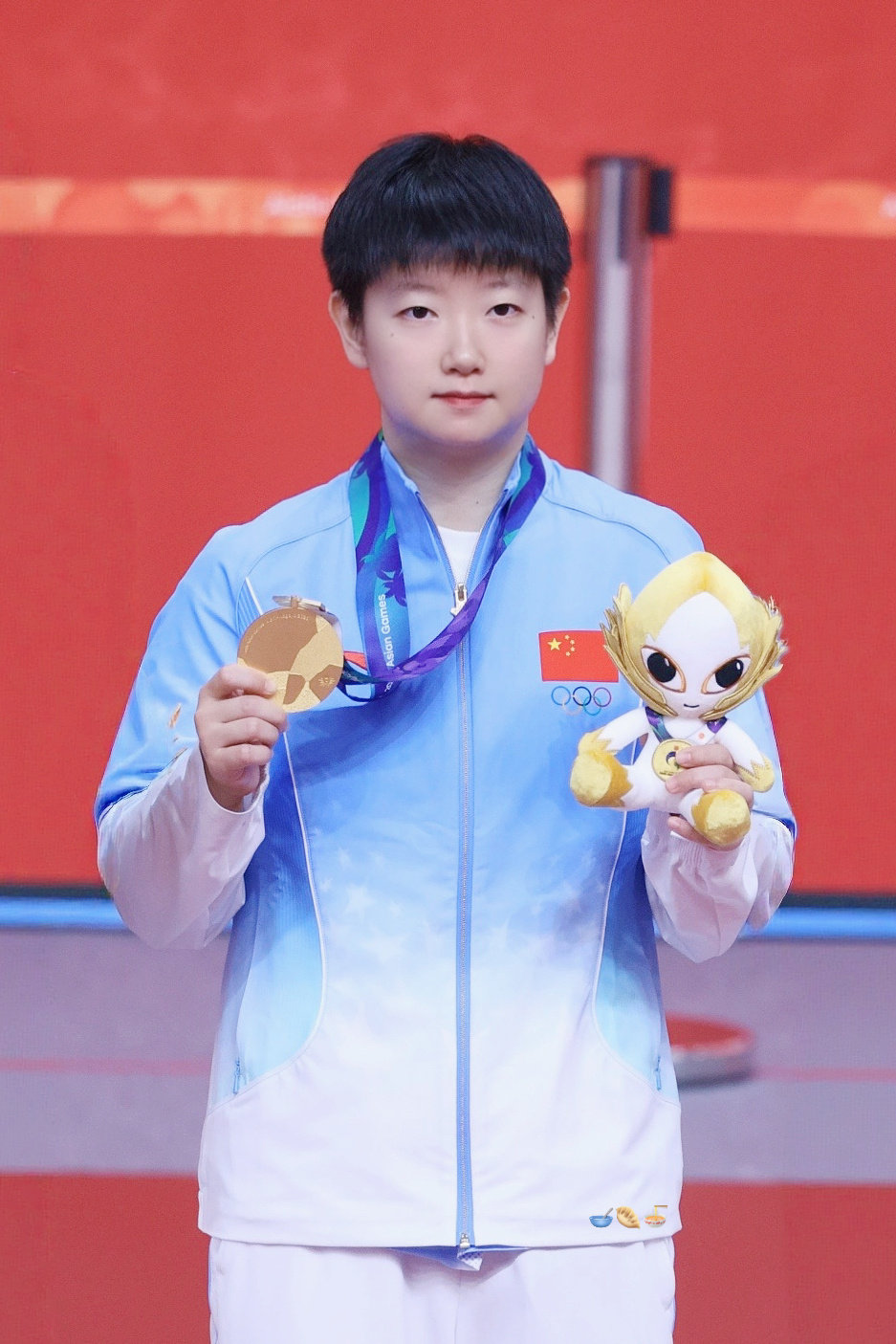 260924 亚运会

蓝白领奖服好美 恭喜我们的小冠军🏆

#2026年亚运会##国乒女团金牌# ​