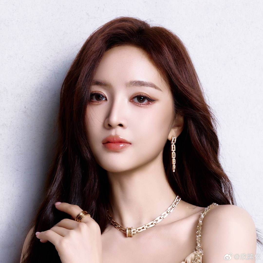 #吴宣仪[超话]##吴宣仪##吴宣仪姐感爆发时刻# 建议吴宣仪多尝试这种姐感爆发的风格 ​