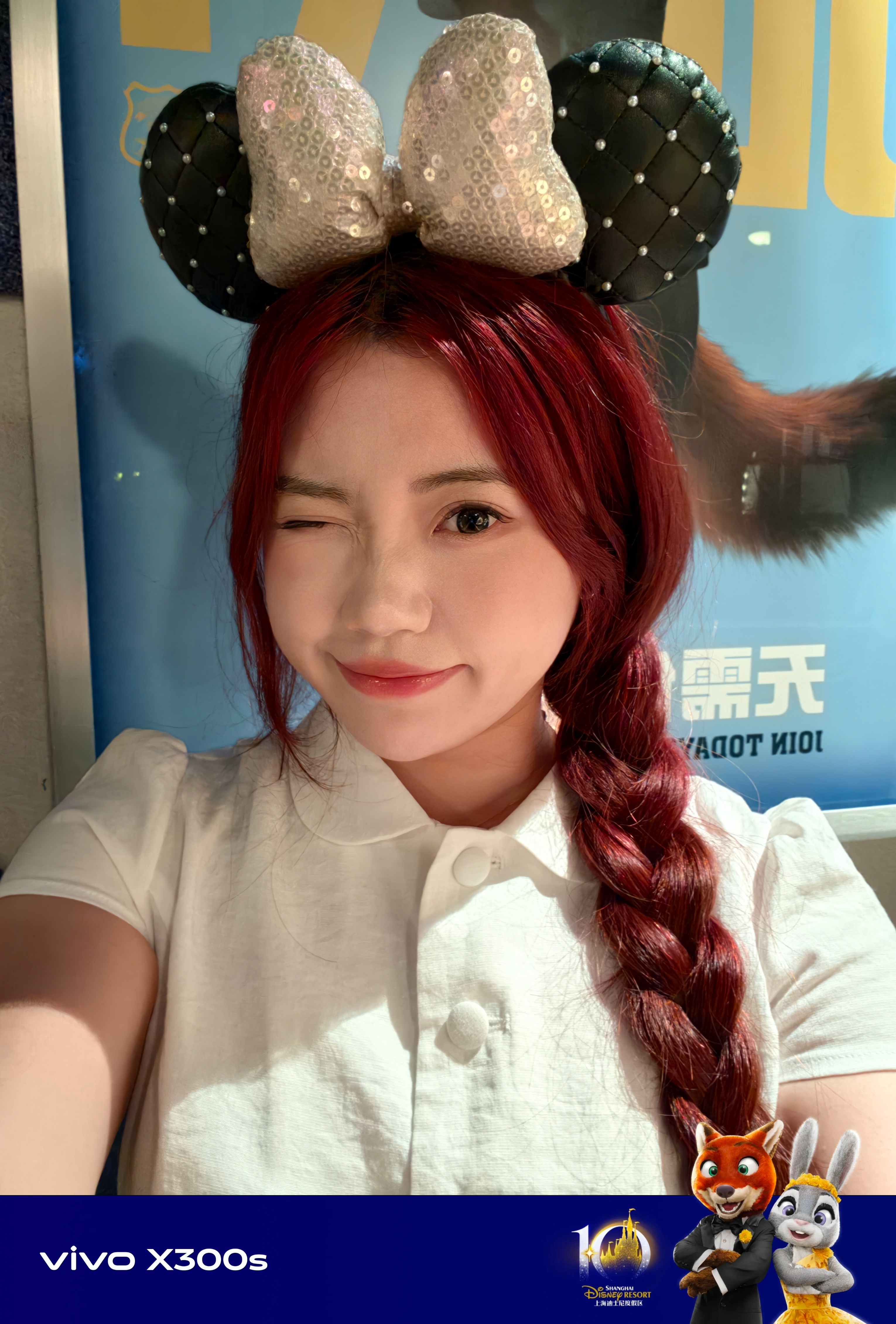 #我们都在各自热爱里发光#
宴请小时候的自己，旅游型人格大爆发！
今年带着vivo X300s去了仙本那和迪士尼，算得上是今年最幸福的瞬间
在水屋上看着一望无际的海岸线，什么烦恼都消失了。为了合照排队三小时也能接受，轮到自己的时候感觉就是迪士尼里最幸福的小孩～
平时拍摄是为了样张，但也很庆幸能有 ​