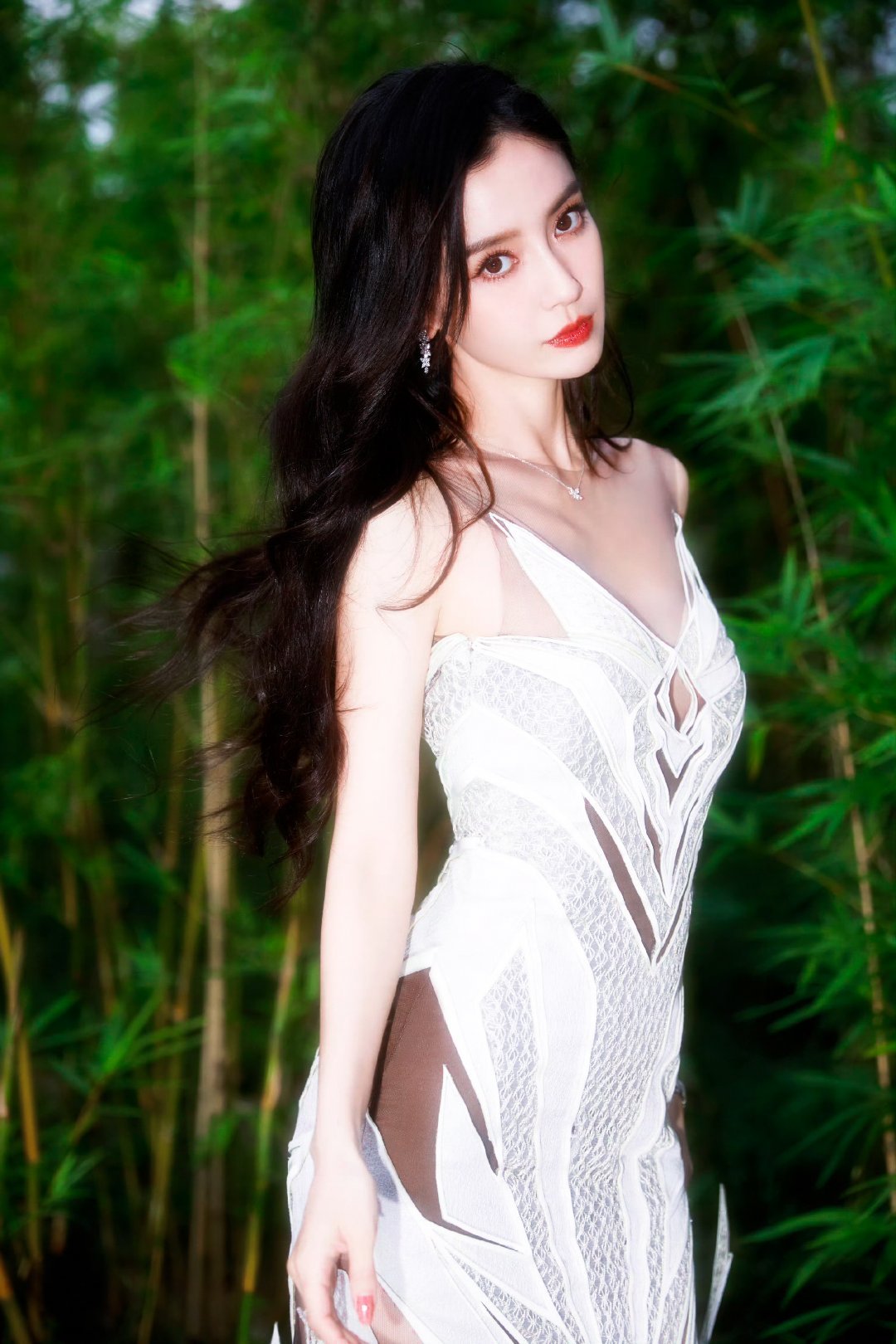 ˖🍀⁺₊树是风盈过夏天的绿海⋆🌴⋆꙳

 #angelababy# ​
