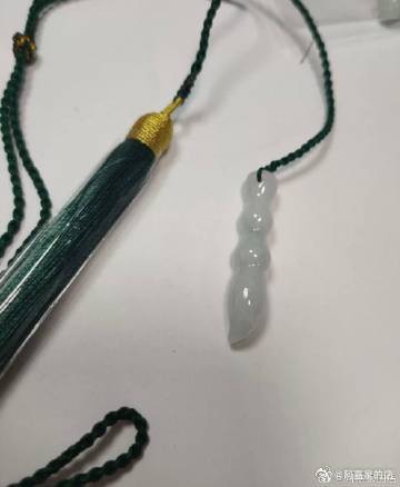 文昌笔祝你下笔如有神   [打call][打call][打call]     
文昌笔是传统吉饰，用于提升学业、文化事业和文运。可以放在学习桌或者工作台上哦！
学生佩戴可以助学业、增智慧，祈愿考试顺利。做文化事业的人佩戴， 旺文运、利事业。
所以备考的宝宝们可以选择合眼缘的哦，也可以作为一份礼物送给身边的朋友 ​