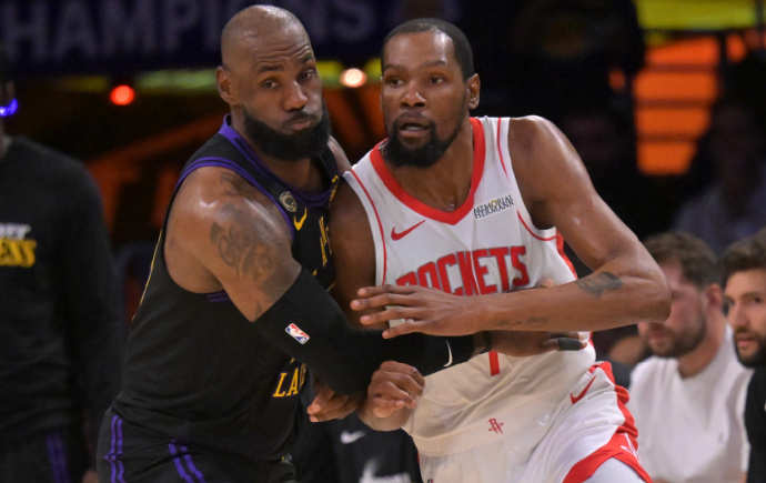 前NBA球员乔·约翰逊在节目中谈及杜兰特：看好他再征战四年，以当前32...