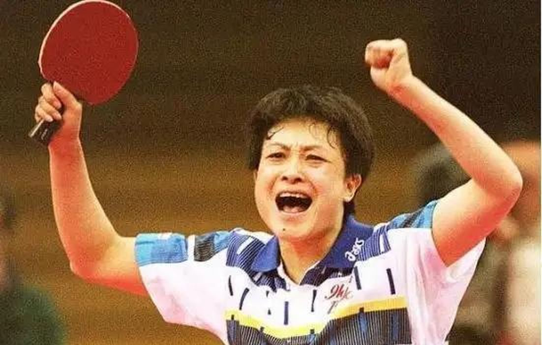 邓亚萍谈及32年前亚运输小山智丽！：曾收死亡威胁 ，国人是无法接受输日本。中国乒乓球传奇邓亚萍，在亚运会期间接受采访。
邓亚萍，在亚运会期间接受采访。她谈到了国乒男团输给日本队丢冠时，也重谈了自己32年前亚运会输给小山智丽的往事。
自己其实生涯外战很少输，但“不管赢过多少场球，就输了这么关键的一回，