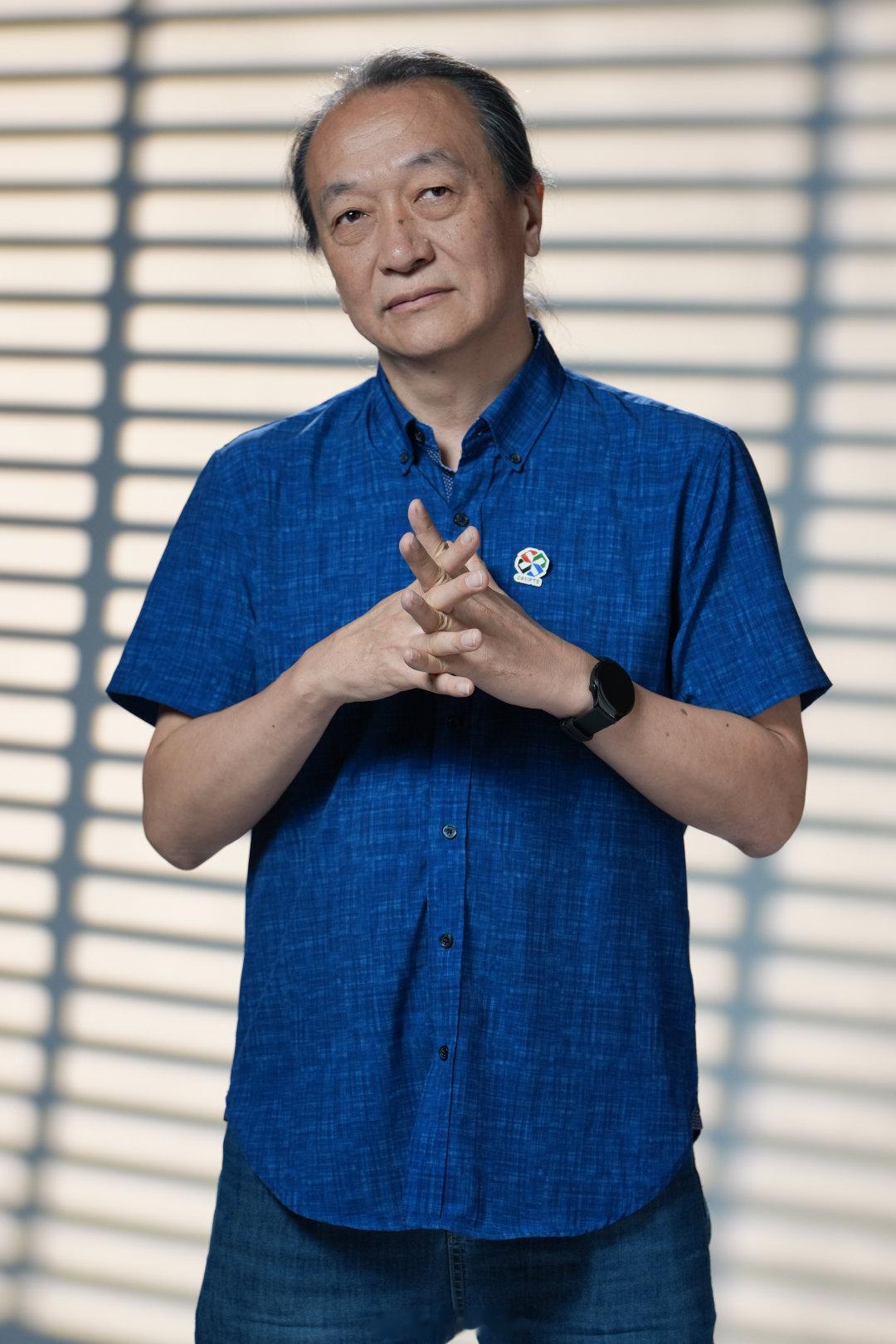 今天学会年会形象照拍摄第一天，三位摄影师，三种风格，分别试拍，你喜欢哪一组？摄专委再一次为学会会员服务，感谢索尼支持摄影器材。明天我作为第四个摄影师上岗为大家拍摄，等着大家[作揖][作揖][作揖]#祥视角# #祥子影像#  ​