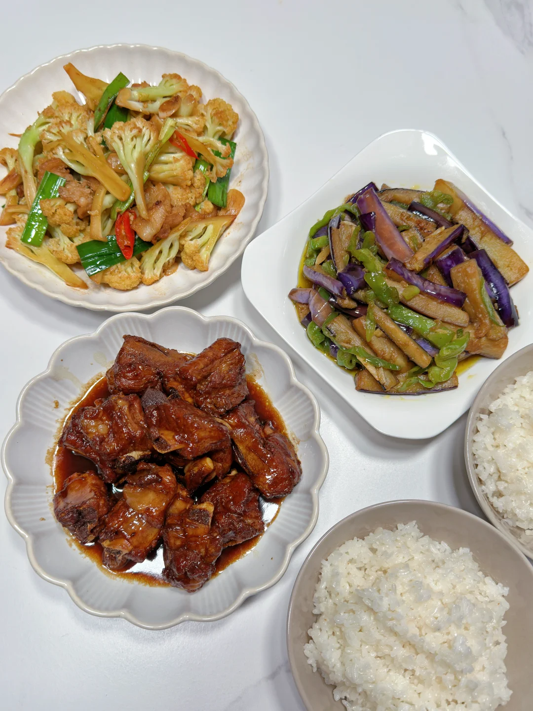 ✅晚餐分享｜红烧排骨➕花菜炒肉➕青椒茄子