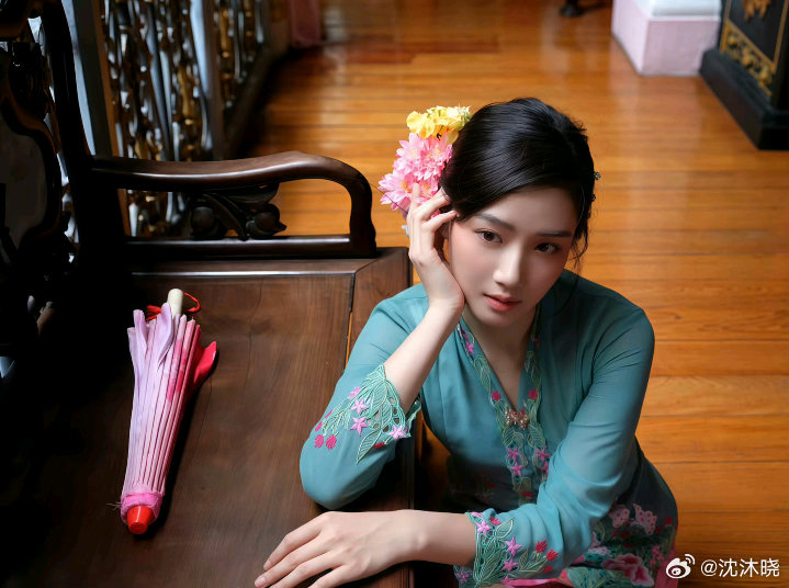 #卢昱晓[超话]#  🌷 #卢昱晓折月亮#  🌷 #卢昱晓云厘# 

心疼你一次又一次的被伤害然后擦干那些我不想让你擦去的眼泪

​