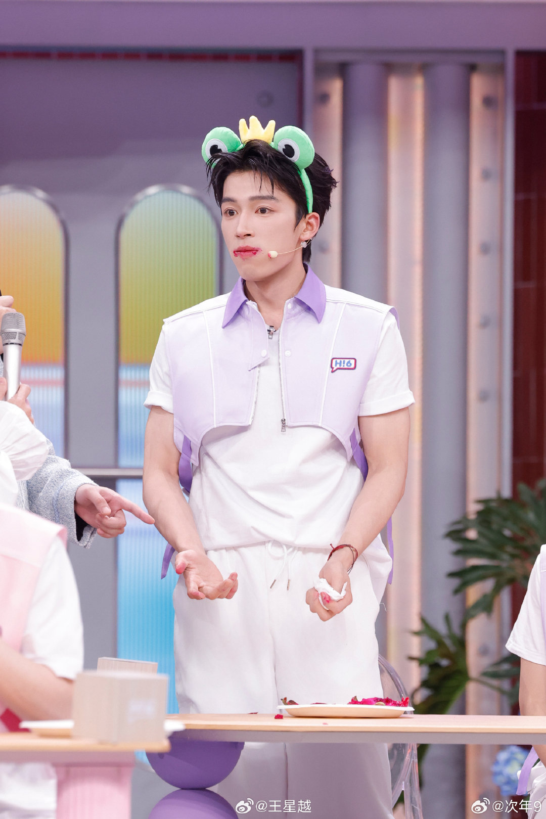 #花少8王星越口碑#小帅哥就这样萌萌的当上第一站负责人[污]很负责的小哥哥一枚啊[爱慕] ​