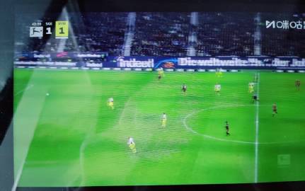 好搞笑这里 瑞完美出击半场后 来一个传球给对方哈哈哈哈哈