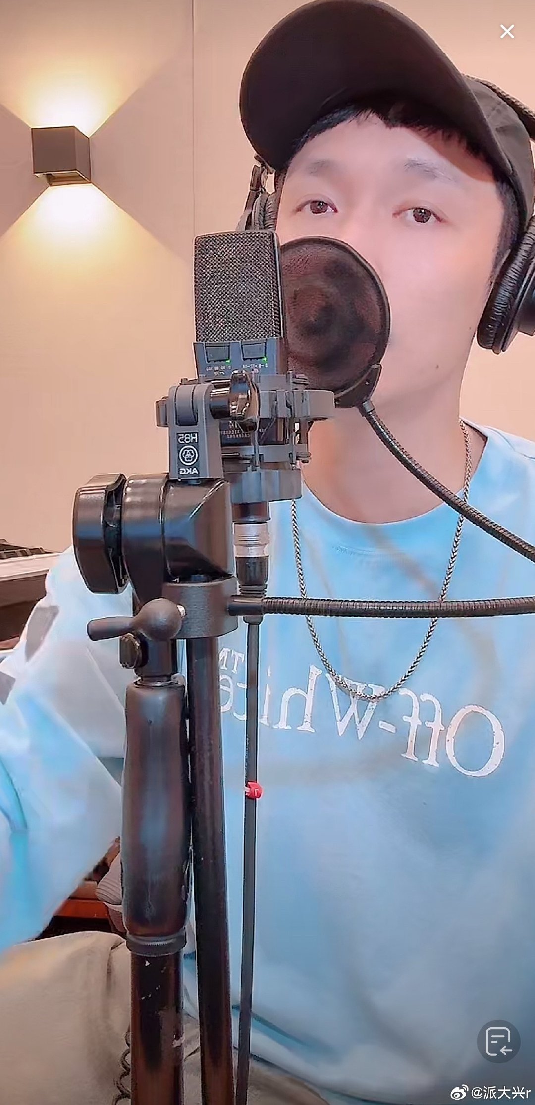 #张艺兴[超话]#  261001 dy直播 打卡🎶 ​