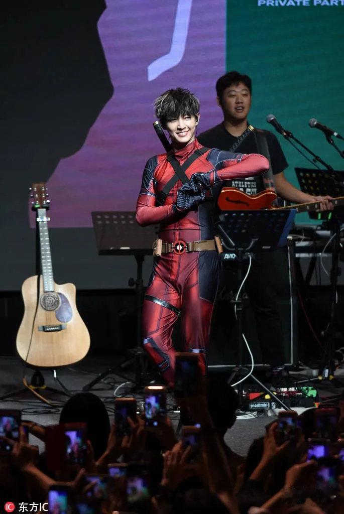 #炎亚纶[超话]# 

死侍COS
典藏名1时刻 ​