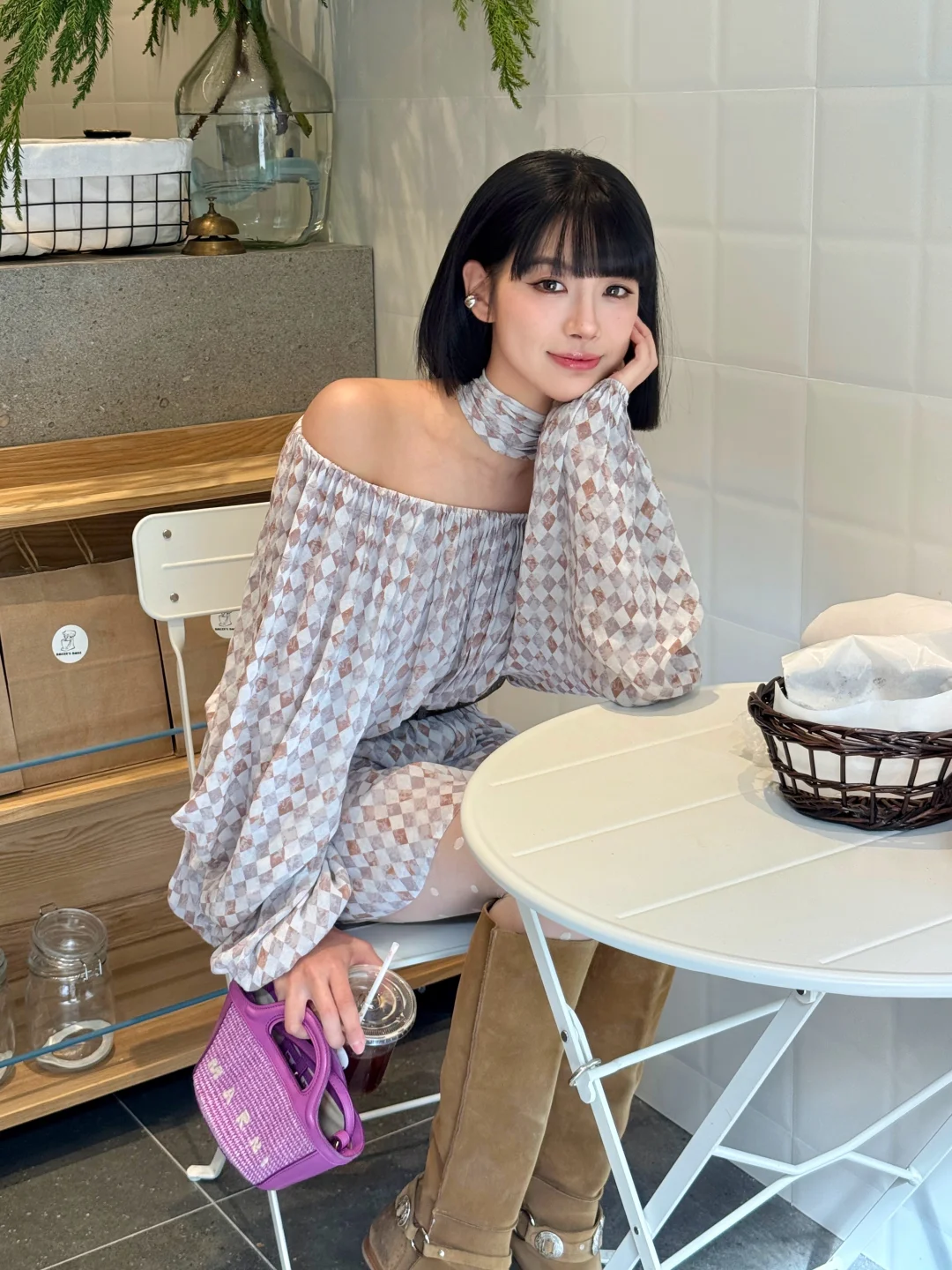 “坐近点，聊慢点”