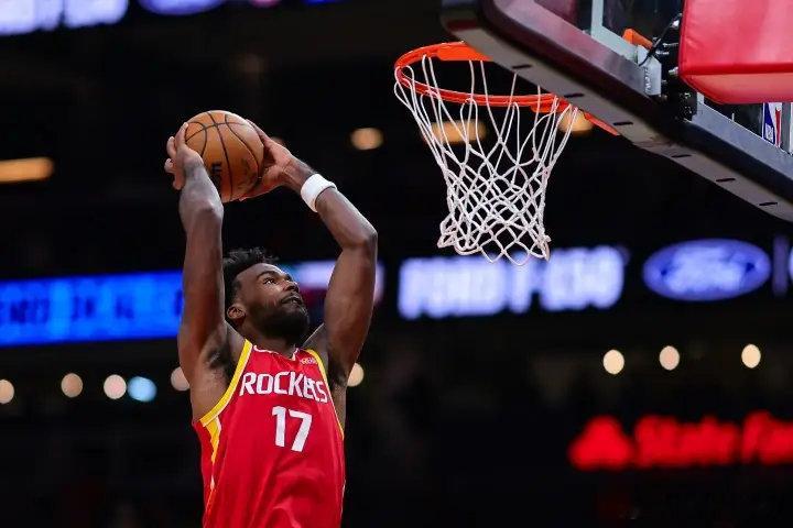 #NBA撤销伊森的技术犯规#今天联盟官方宣布，火箭球员塔里·伊森在昨天对阵老鹰的比赛第二节还剩4分19秒时领到的技术犯规，经联盟办公室复核后予以撤销。

昨天NBA常规赛，火箭121-114力克老鹰。此役火箭前锋伊森稳定发挥，替补30分钟15投8中，三分3中0、罚球3中3拿到19分3篮板1抢断1盖帽，正负值-1。 ​