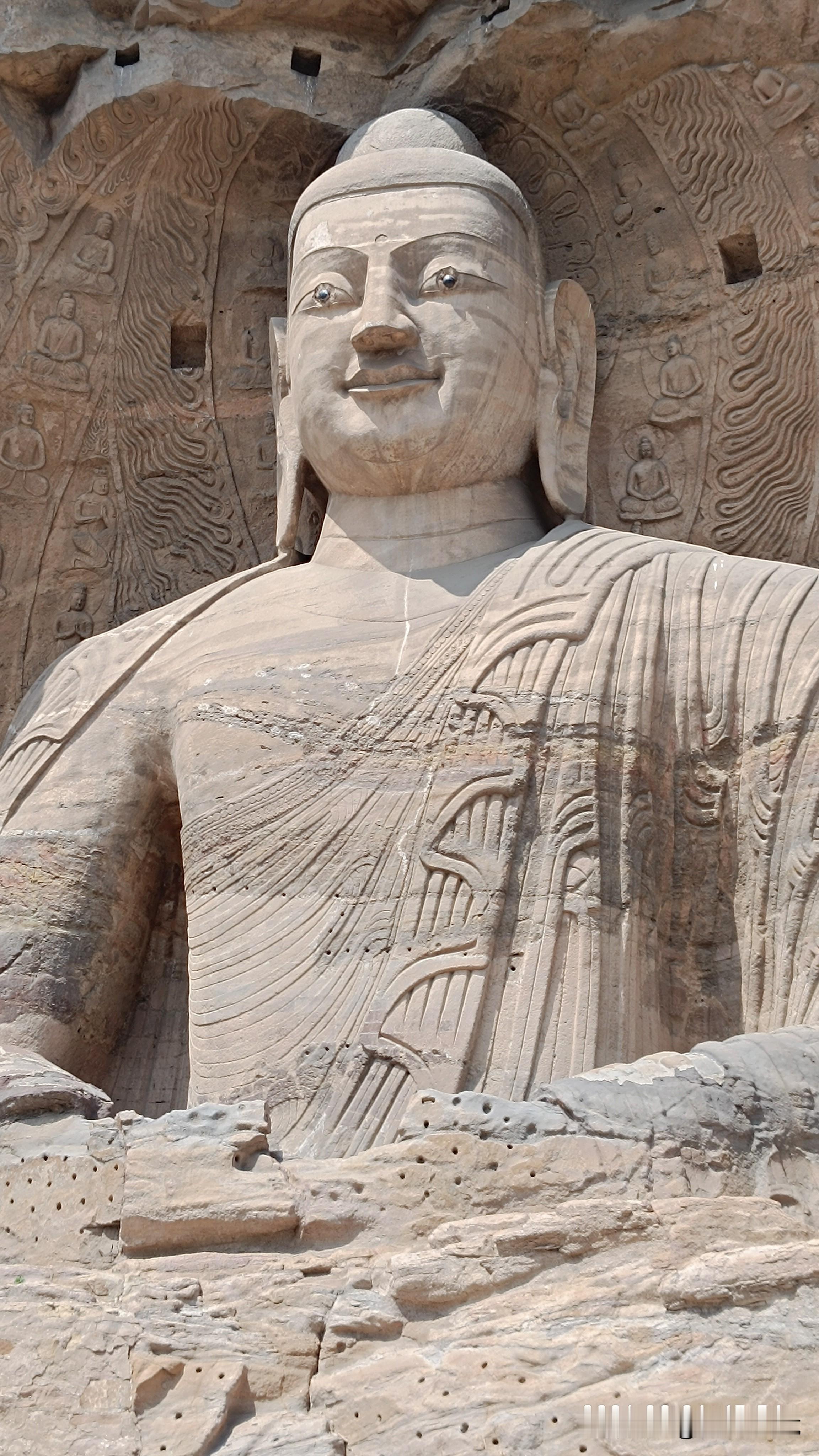 足球早就不行了，排球后来也不行了，近几年篮球也不行了，今年我们的国球乒乓也不行了。
今年有个流行的说法，出现了一系列很牛的草根做出了成绩，说高手在民间，比如宇树机器人创始人严重偏科的非名校普通家庭出身，比如张雪初中毕业修车起步的，草根逆袭的另一种隐含意思就是，正统的专业的国家队的不行了。周期已过顶点