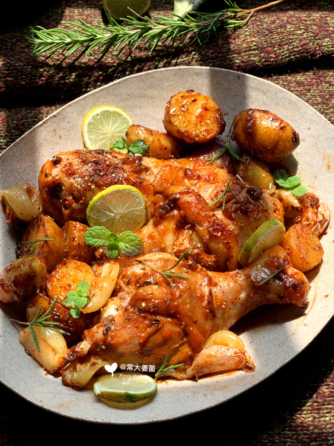 惊喜味道！🦐用虾头黄油焗了蒜香小土豆鸡腿