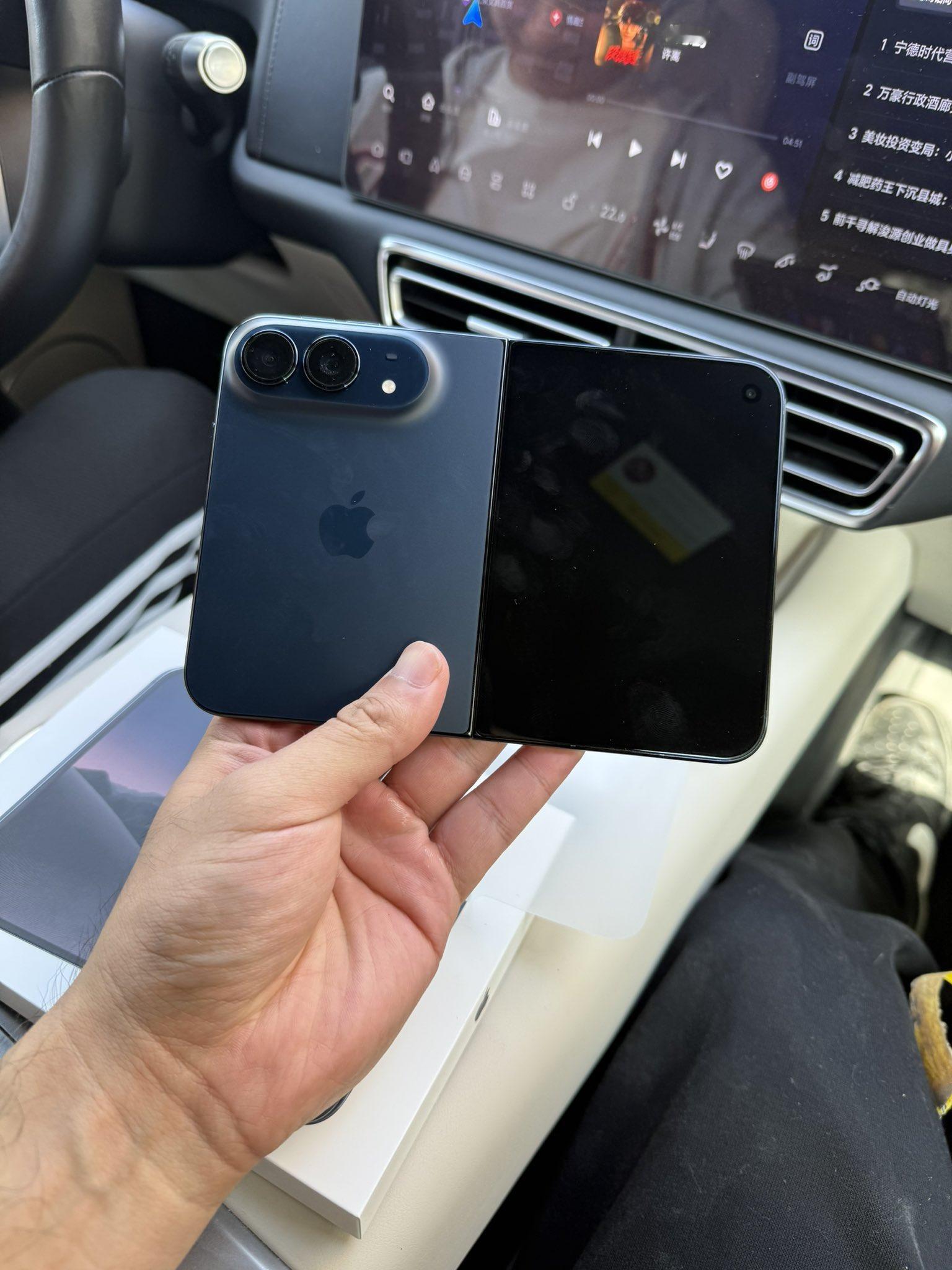 AI 软件 iPhone Duo 适配从夯到拉排名：

夯：
Claude，搭配语音输入法，说是最强AI遥控器没有任何毛病
Grok，同上
Grok Bot，同上
DeepSeek，同上
飞书，看brief爽翻了，里面的豆包工作插件都比豆包适配做得好！

人上人：
X，刷起来很爽，可惜外屏发帖不自动