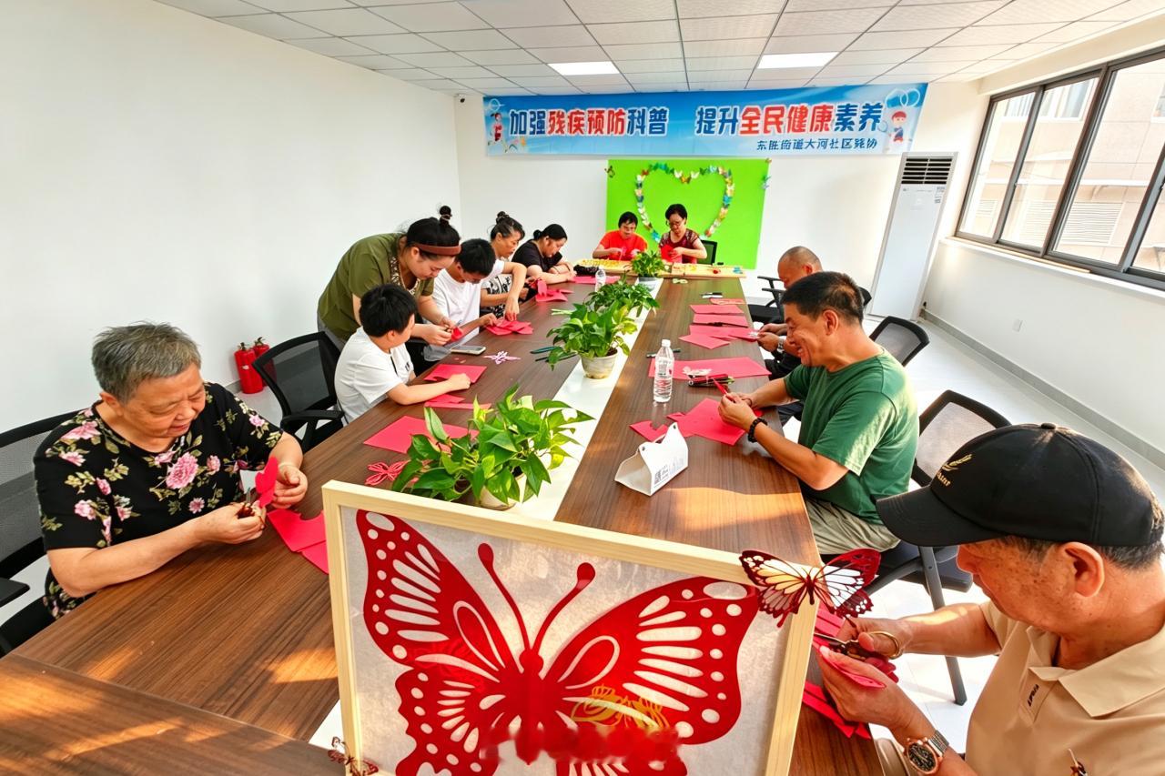 【助残服务再升级！“鄞康小屋” 20日下午，记者走进东胜街道大河社区新...