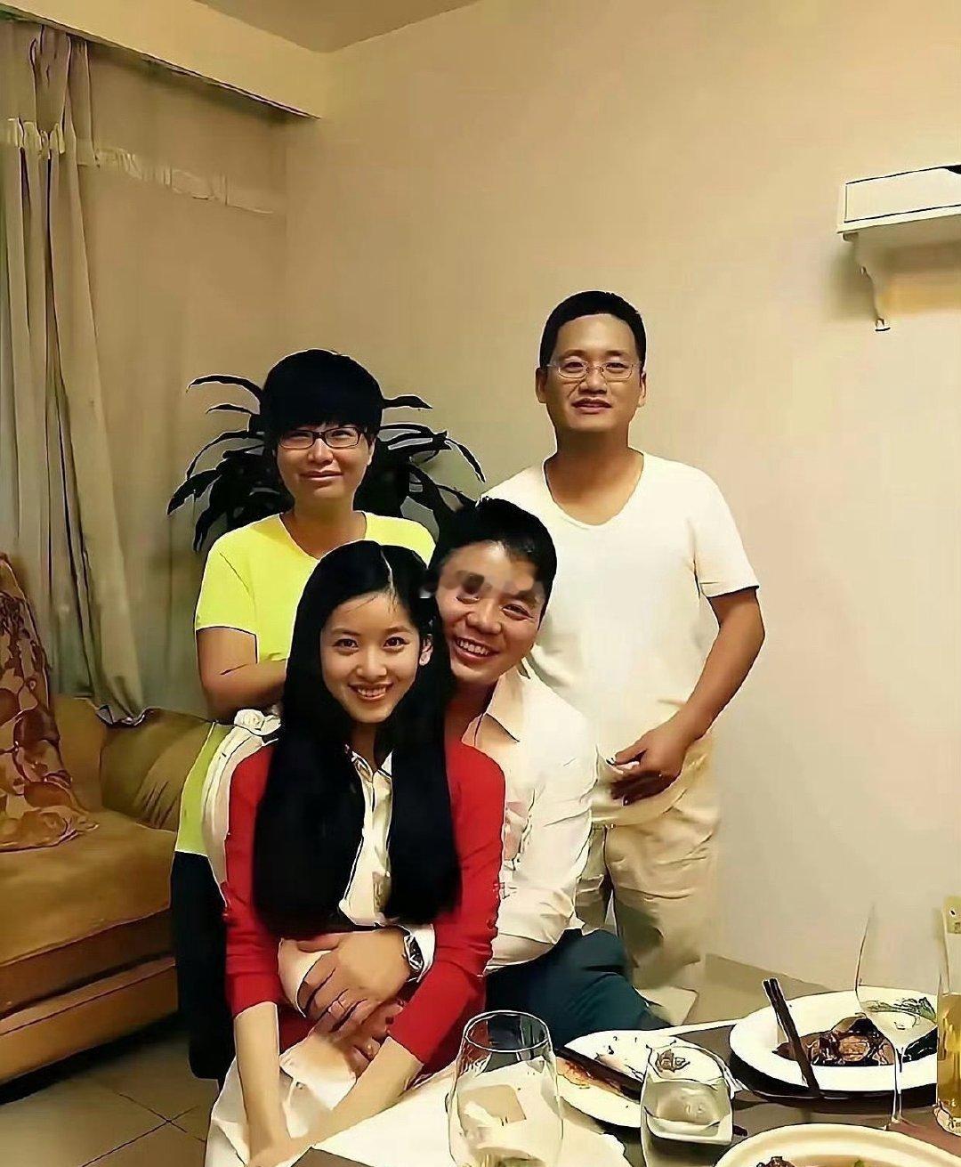土纯风拿下大结果的最佳例子，章泽天与刘强东，那时刘强东已经是功成名就的京东老板了 ​