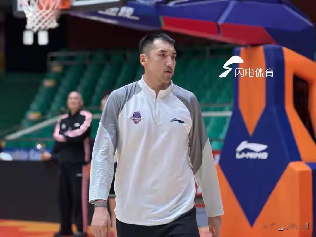 山东高速男篮季后赛首轮对阵辽宁，三句话： 1. 关键人物无疑是克里斯！...